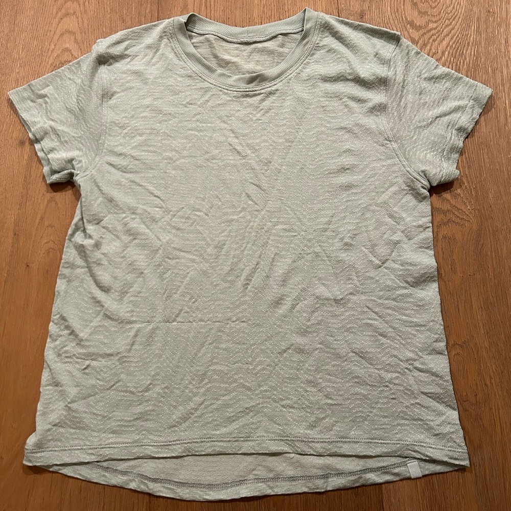 Lululemon workout t shirt